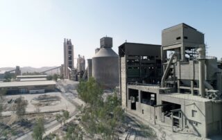 تصویر کارخانه سیمان کارون در مسجد سلیمان